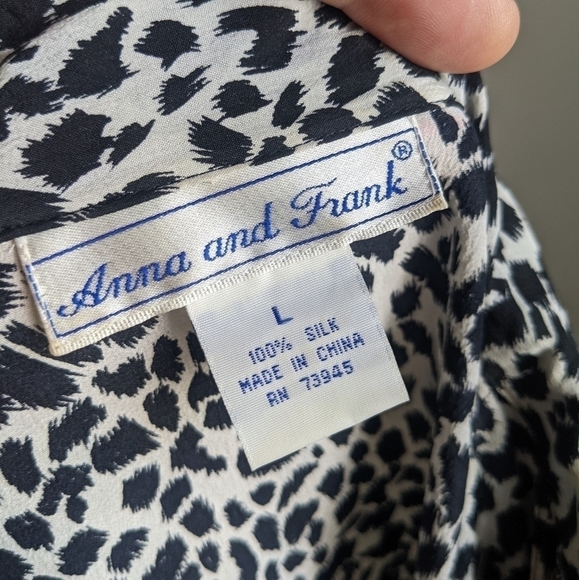 VINTAGE Anna and Frank 100% Silk Blouse Black and White Animal Print L - Picture 9 of 12